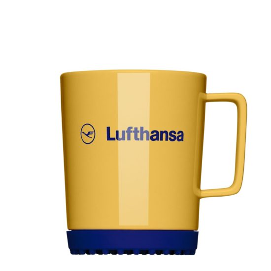 tassen-becher-bedrucken-hydroglasur-druck-form-352-softpad-mug-lufthansa-gelb-mahlwerck-porzellan-0135-1200px Tassen als Werbeartikel mit Branding - Mahlwerck Porzellan