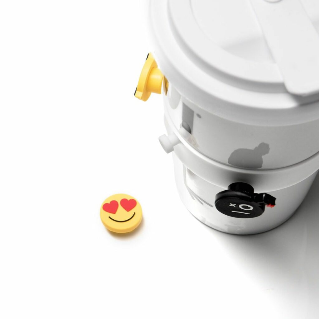 Form-345-Coffee2Go-Becher-Emoji-Banderole-Plug-Ons